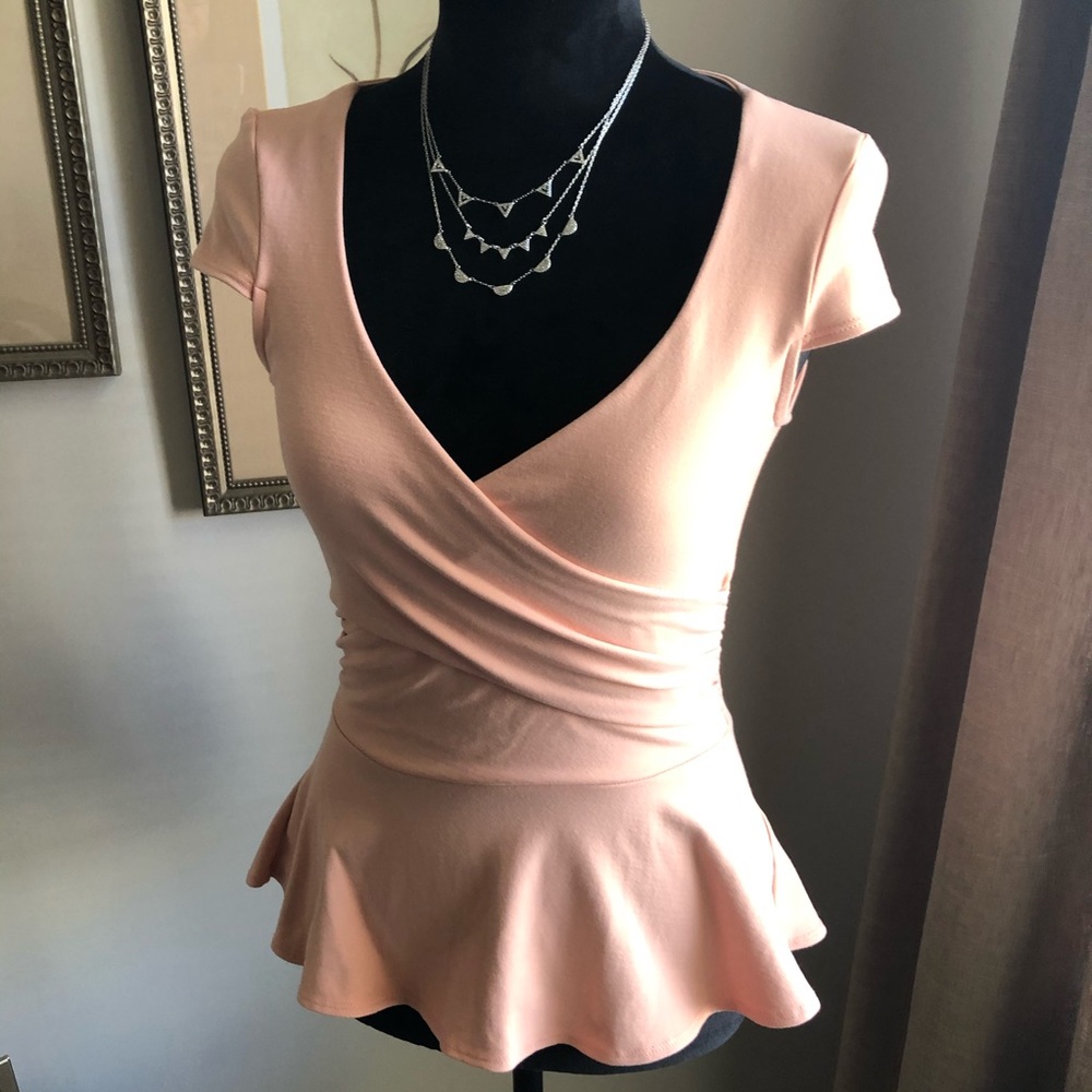 Bebe Peplum Top 🍑 Peach 🍑 Sz S/P